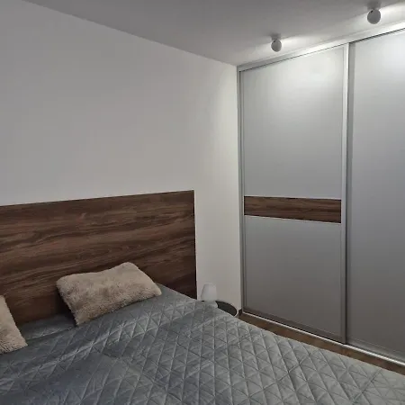 Daire Apartman, Private Garage With Free Parking Kösice