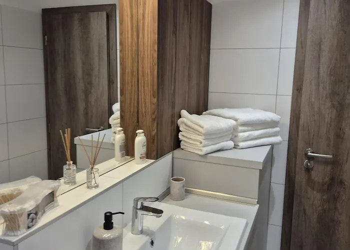 Apartman, Private Garage With Free Parking Daire